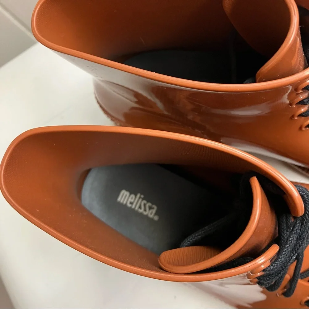 MELISSA Womens BRAZILIAN Wingtip Brogue Ankle Boot SIZE 7 Glossy Bordeaux Brown - Picture 3 of 13